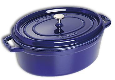 Cocotte ovale en fonte émaillée Staub Bleu intense de 33 cm