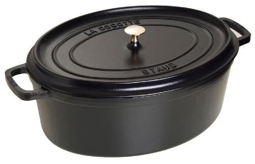 Cocotte ovale en fonte émaillée Staub noir mat de 33 cm